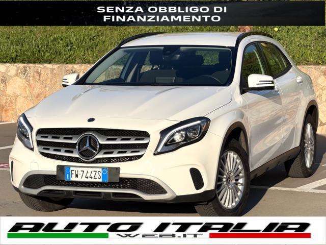 MERCEDES-BENZ GLA 180 PACK NIGHT+NAVI+FULL LED+R.CAM+PORT.ELETTRICO