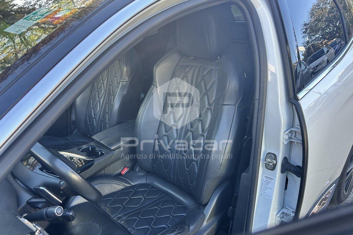PEUGEOT 3008 Hybrid4 300 e-EAT8 GT Pack