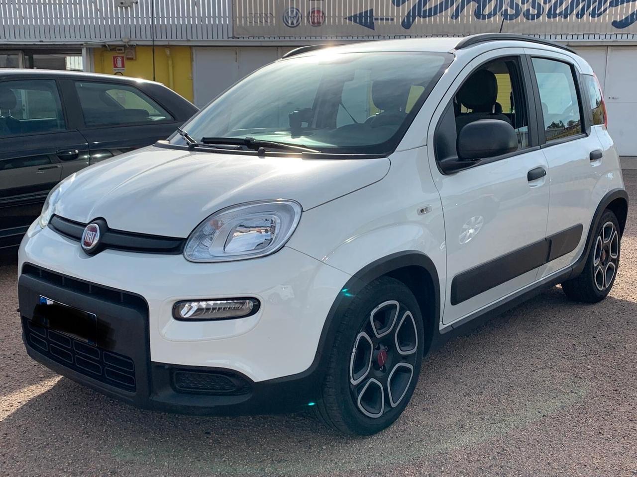 Fiat Panda Hybrid 2022 come nuova