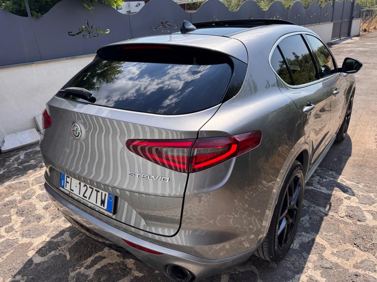 Alfa Romeo Stelvio 2.0 Turbo benzina 280cv