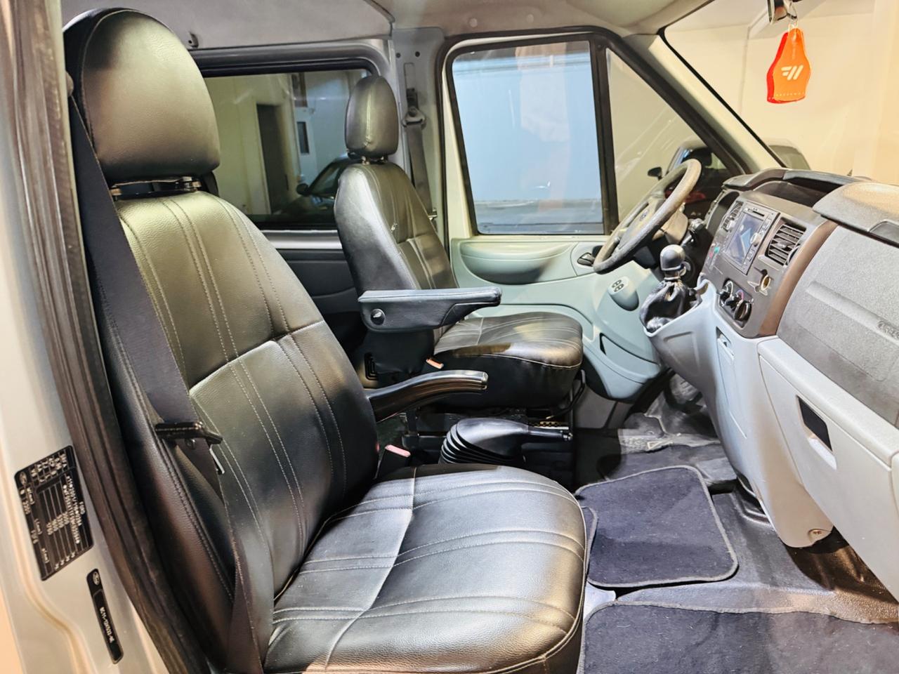 Ford Transit 280 2.0 TD/100 cat 8 POSTI TRASPORTO DISABILI CON PEDANA