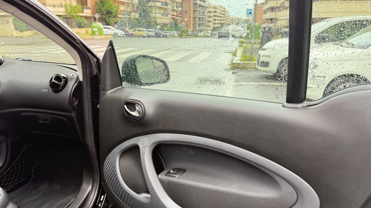 Smart ForTwo 70 1.0 twinamic Prime LED NAVI KAMERA PELLE BRACCIOLO PDC