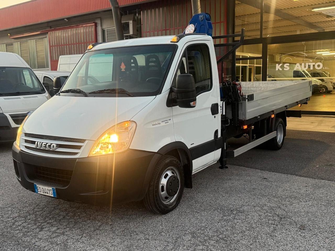 IVECO DAILY 35C 18 MOTORE 3.0 1 80 CV CASSONE DA 430 FISSO E GRU PM 3 ALTEZZA 10M