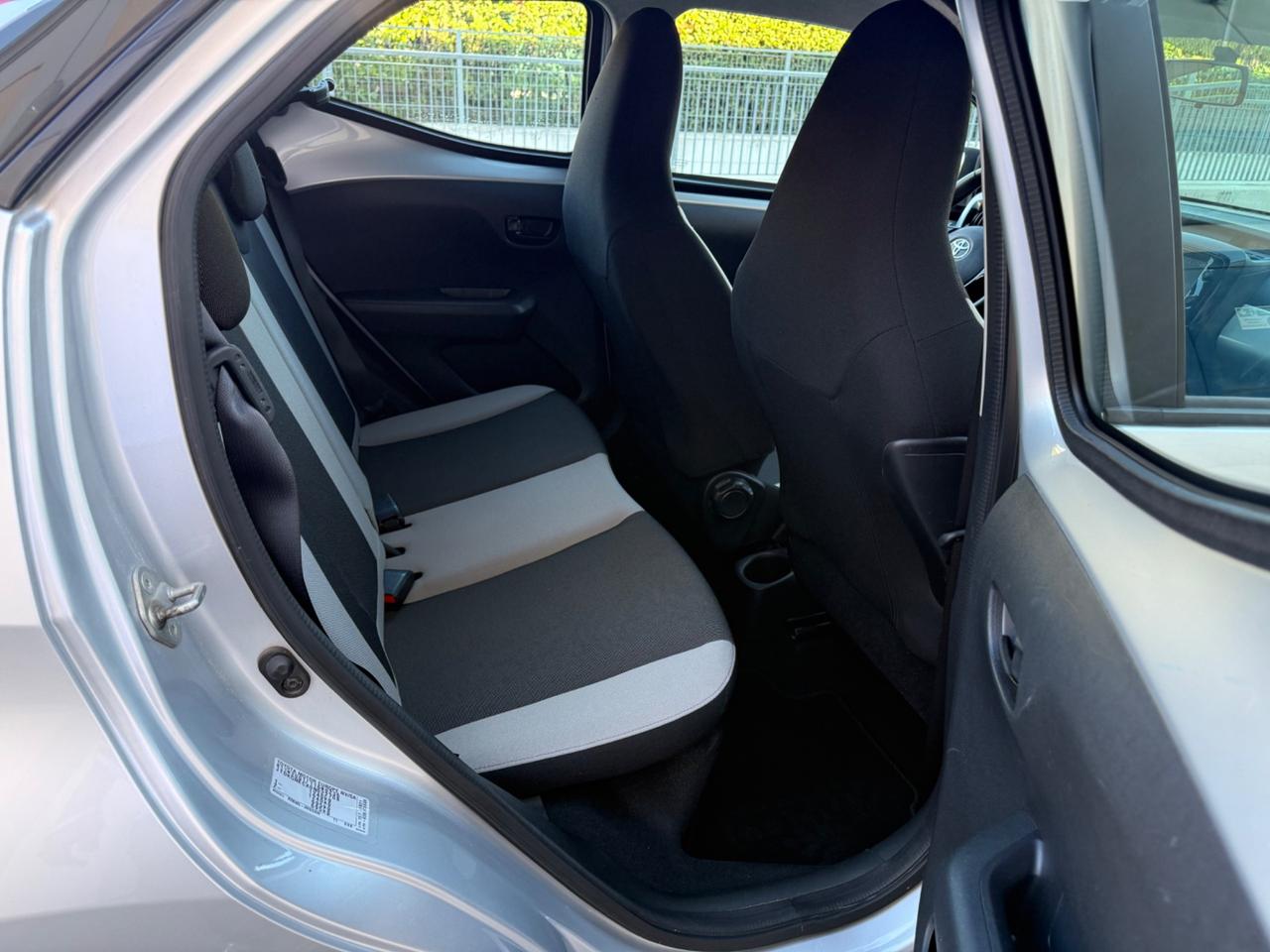 Toyota Aygo 1.0 VVT-i 69 CV 5 porte x-play MMT