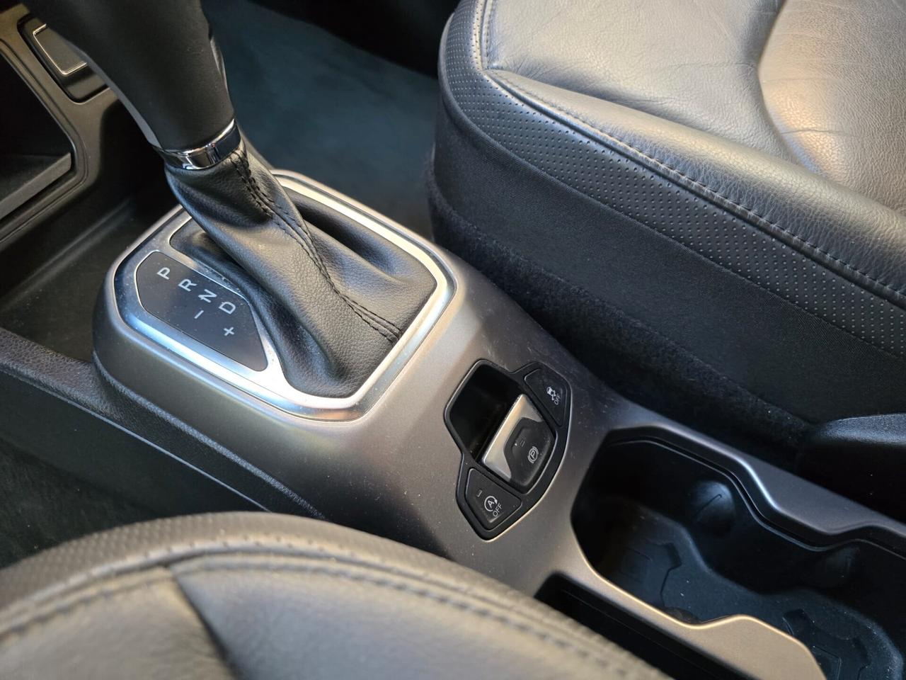 Jeep Renegade 1.3 T4 DDCT S