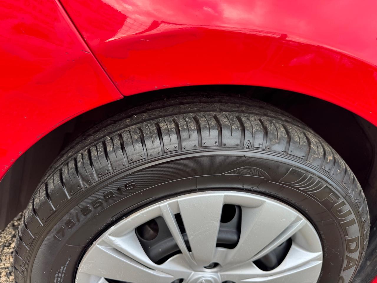 Toyota Yaris 1.0 5 porte Lounge NEOPATENTATI