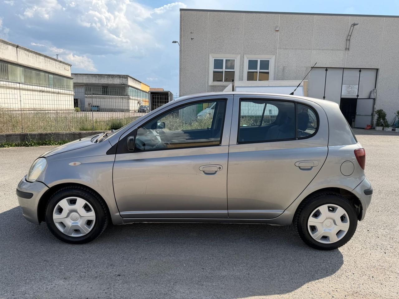 Toyota Yaris tdi D-4D Sol