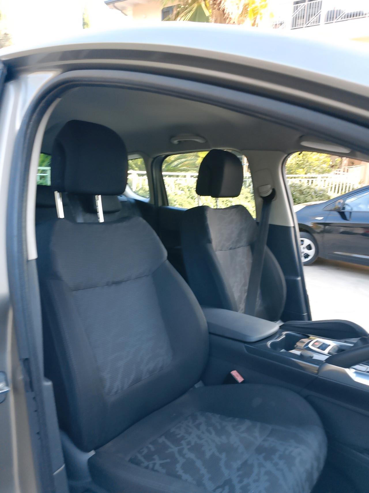 Peugeot 3008 1.6 HDi 110CV Premium
