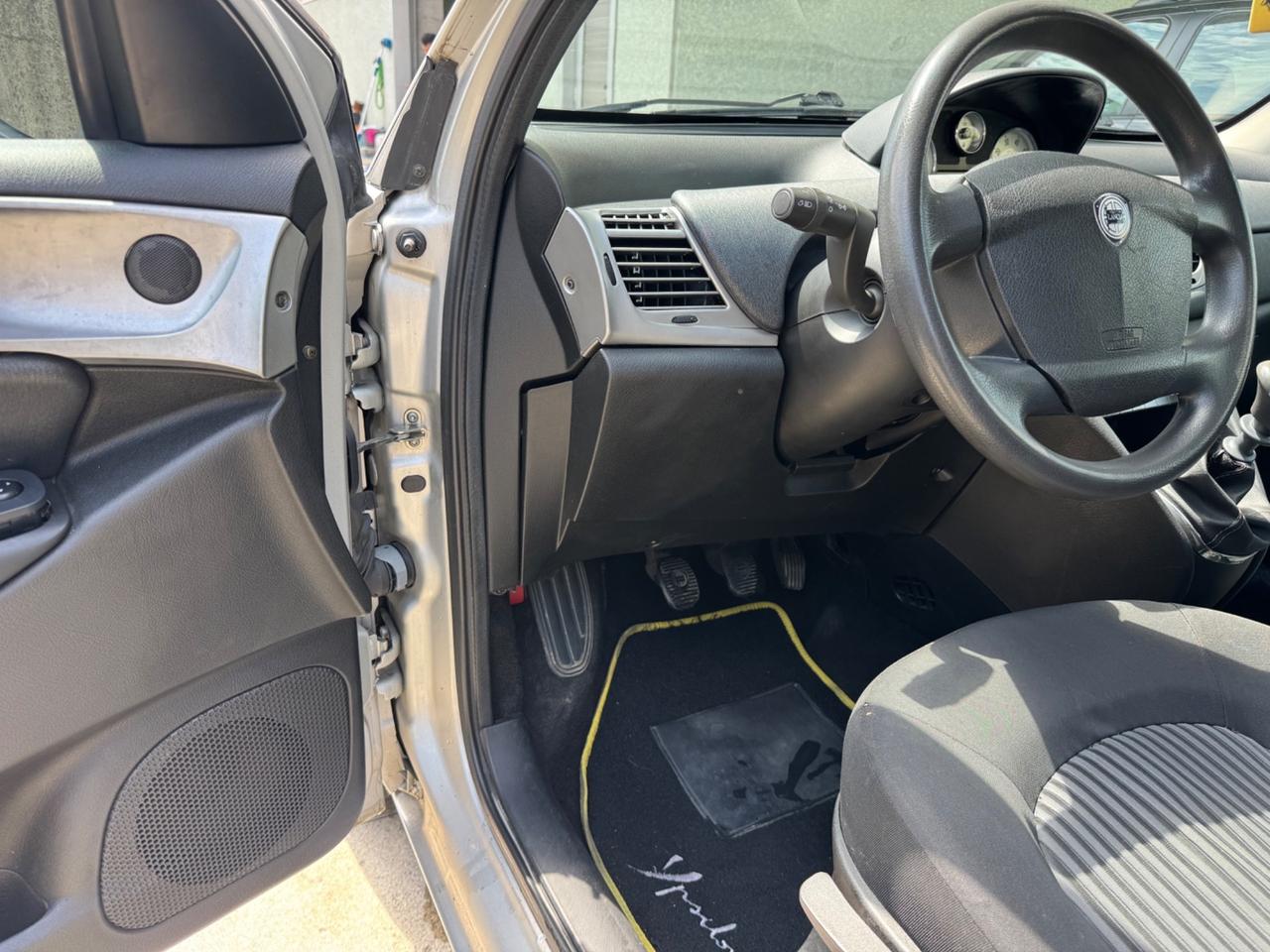 Lancia Ypsilon 1.2 Argento