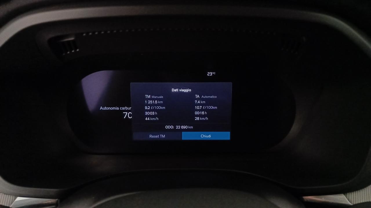 VOLVO XC60 2.0 b4 Plus Dark awd auto