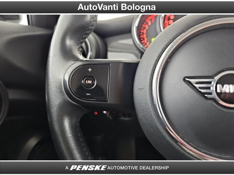 MINI Mini 5 porte Mini 5p 1.5 One Essential 102cv auto