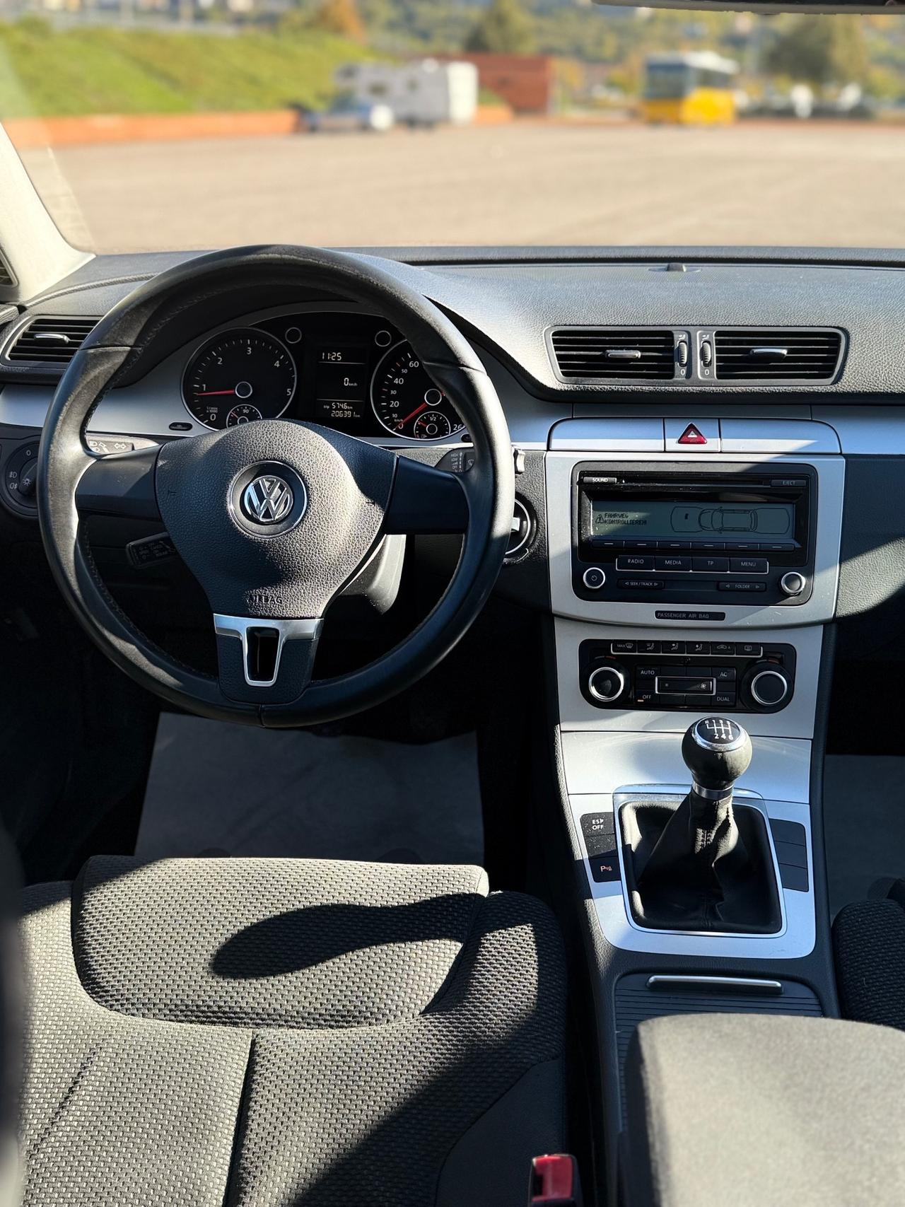 Volkswagen Passat 2.0 TDI DPF Highline EURO 5b