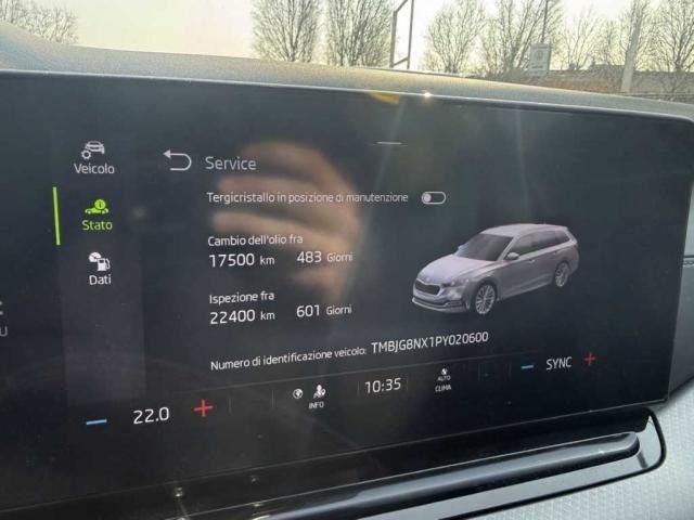 SKODA Octavia 2.0 TDI EVO SCR DSG Wagon Executive Navi LED UniPr