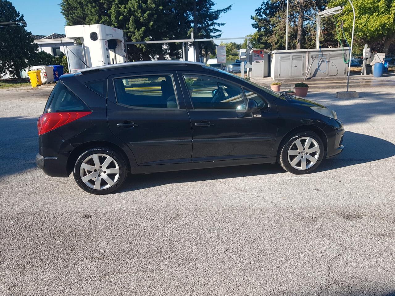 Peugeot 308 1.6 HDi 90Cv anno 2009