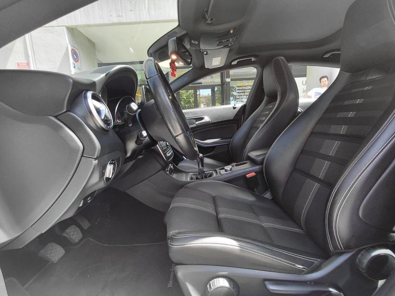 Mercedes-Benz CLA 180 Executive Shooting Br #11009