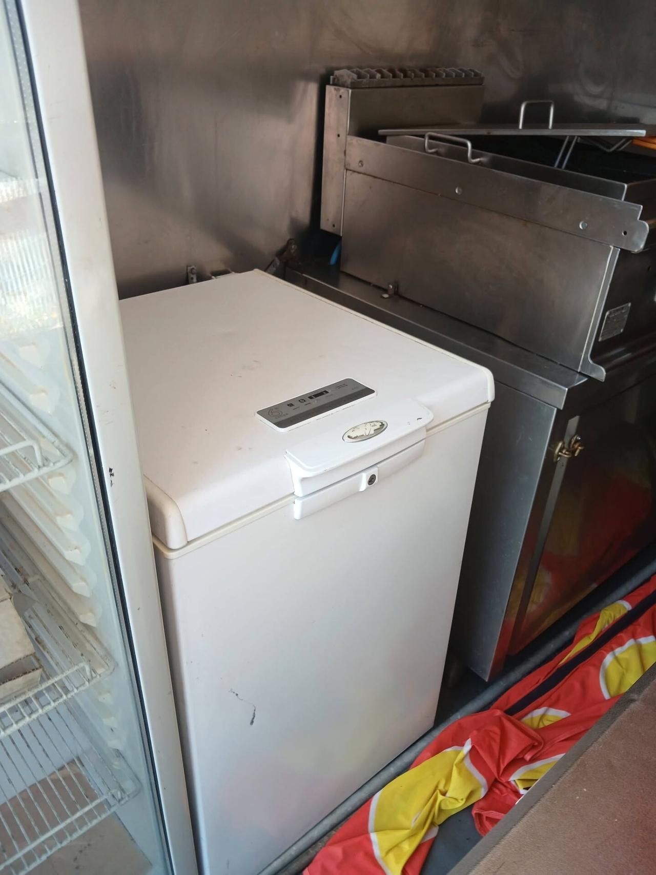 Nissan L-35 L-35.095 4.0 diesel PC-RG Cabinato km 166000 ALLESTITO X RISTORAZIONE