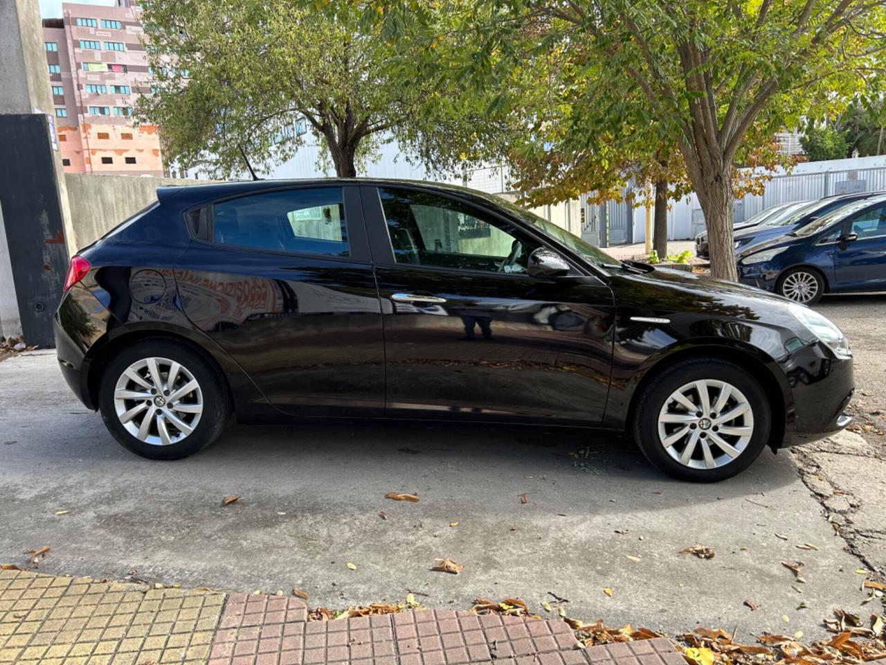 Alfa Romeo Giulietta KM.101.000! 1.6 JTDm 120 CV