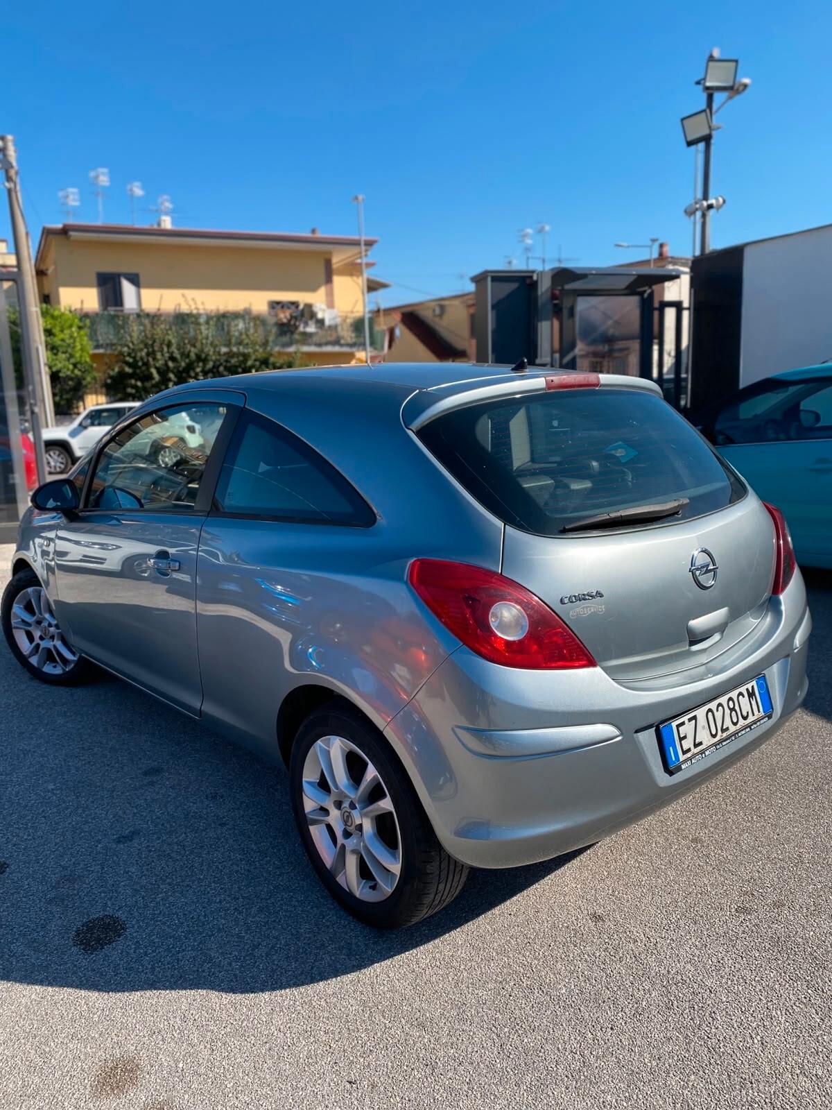 Opel Corsa 1.4 90CV GPL Tech Coupé n-Joy