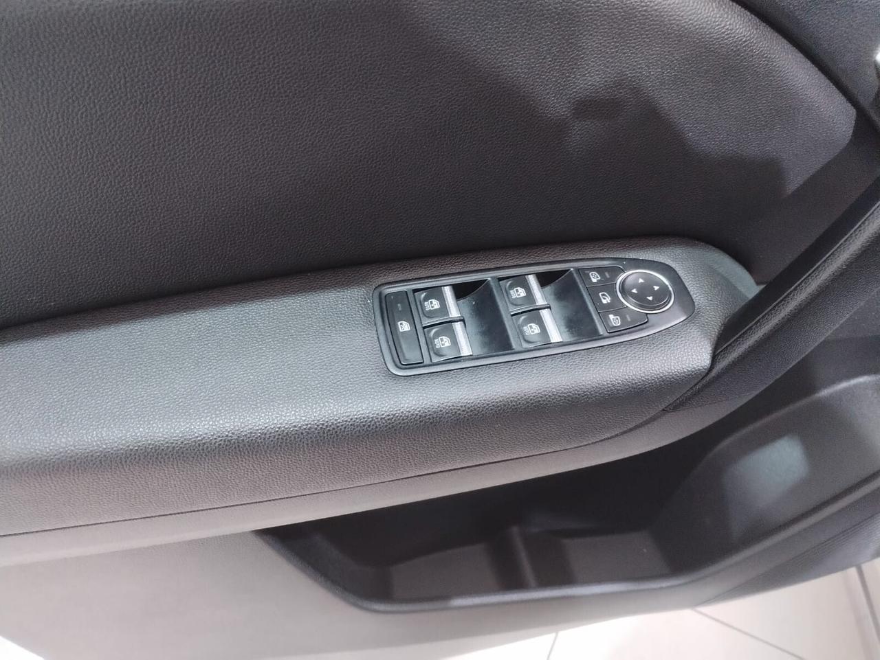 Renault Captur TCe 100 CV GPL FAP Intens