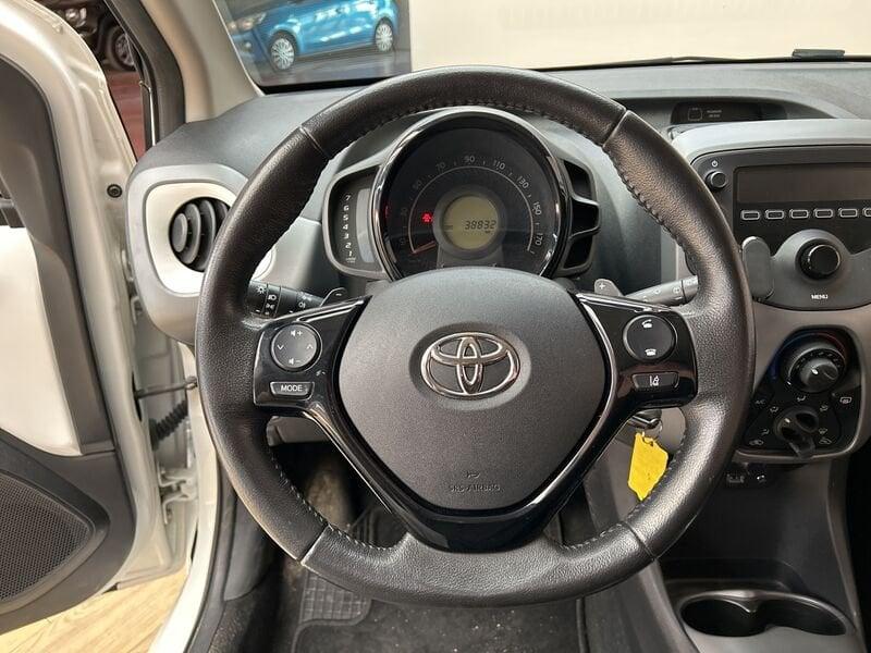 Toyota Aygo 1.0 x-cool 72 CV m-mt