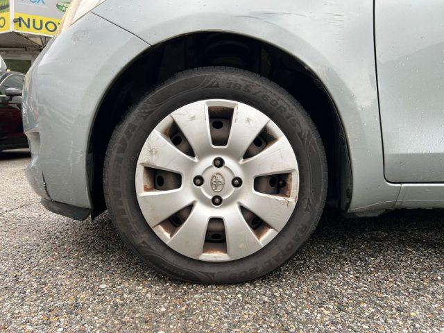 TOYOTA Yaris 1.0 5 porte Sol