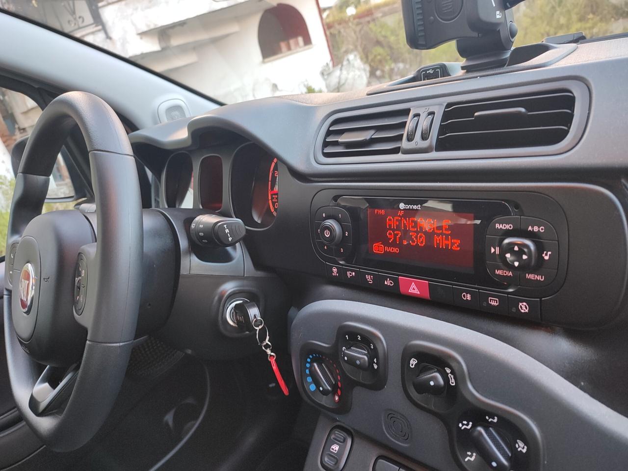 Fiat Panda HYBRID 1.0 S&S 70 CV E6D COMANDI AL VOLANTE CLIMA