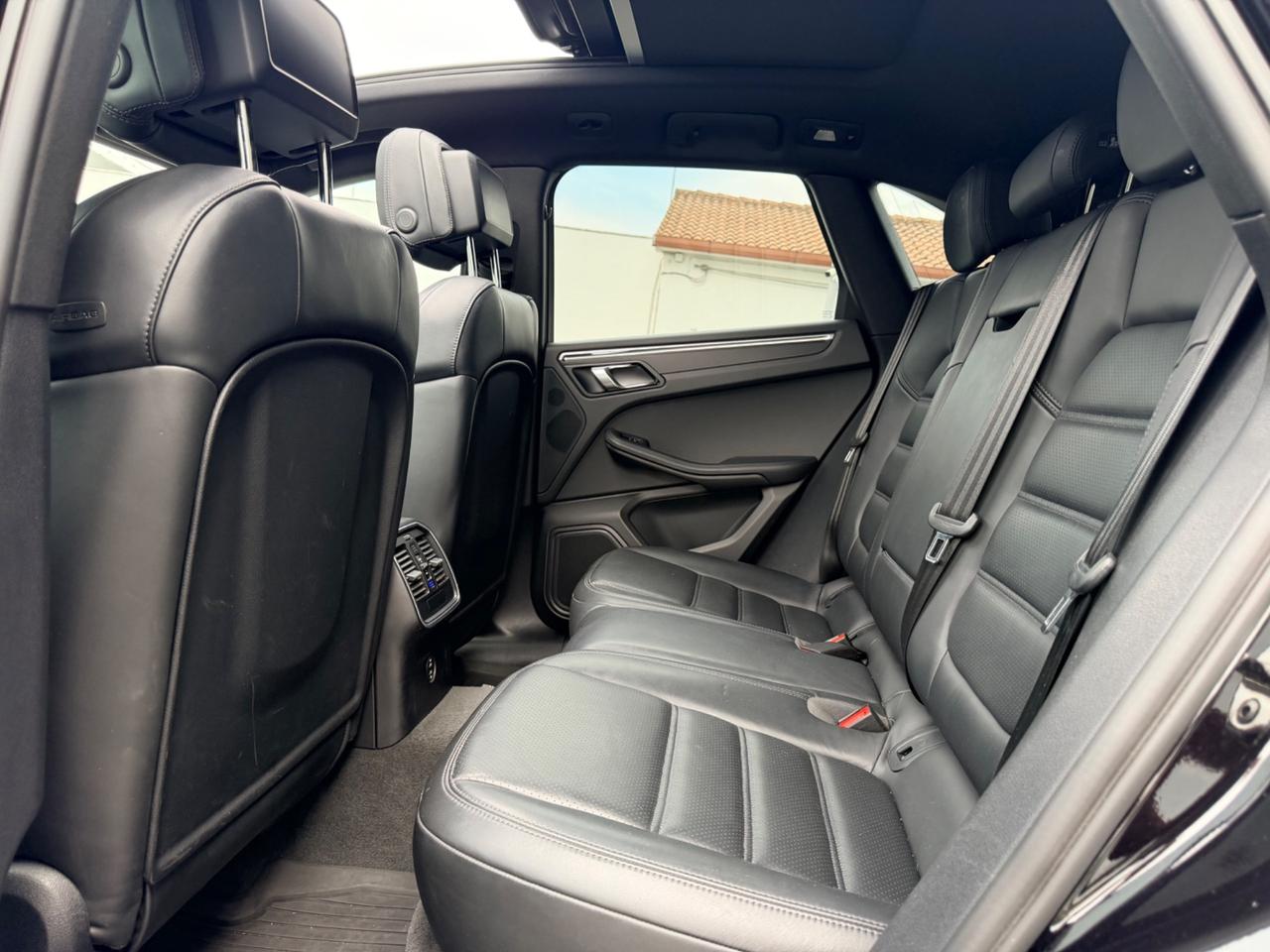 Porsche Macan 2.0 265cv in garanzia