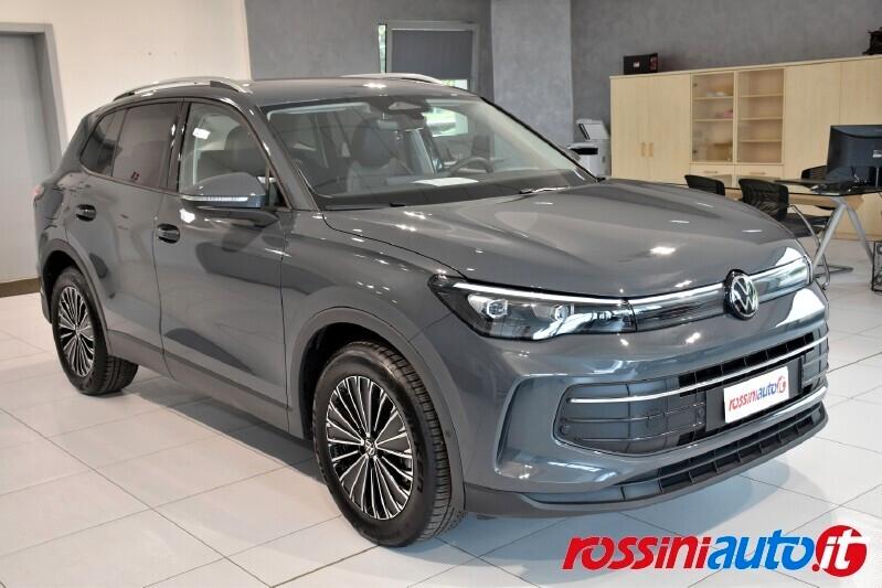 VOLKSWAGEN TIGUAN 1.5 ETSI 130 CV DSG LIFE + I.Q LED + R18 + GANCIO