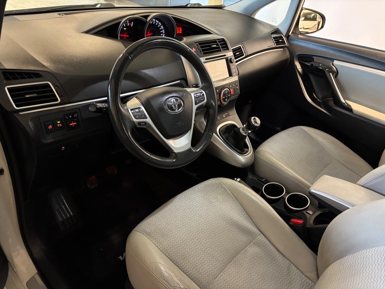Toyota Verso 1.6 D-4D | 7 POSTI |