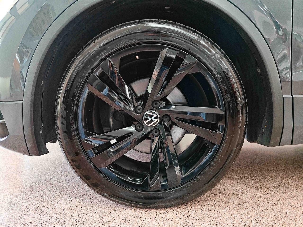 Volkswagen Tiguan 2.0 TDI 150 CV SCR DSG R-Line