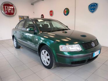 Volkswagen Passat 1.8 T 20V cat Highline
