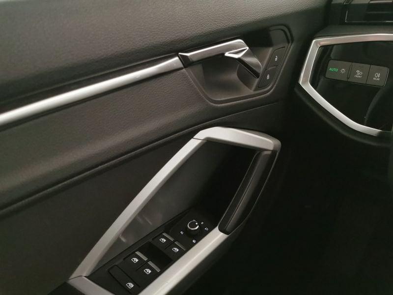 Audi Q3 35 2.0 tdi Business Advanced s-tronic