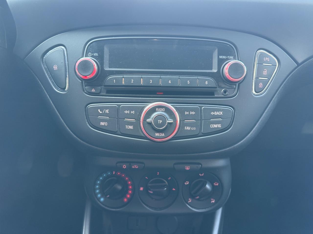 Opel Corsa 1.4 90CV Tech 5 porte Gpl