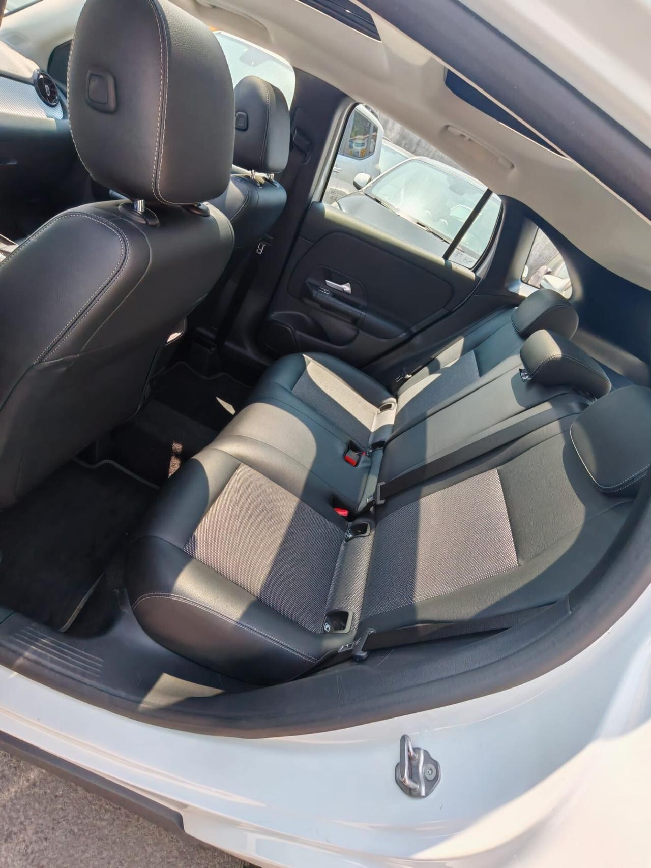 Mercedes-benz GLA 180 GLA 180 d Automatic Tetto apribile