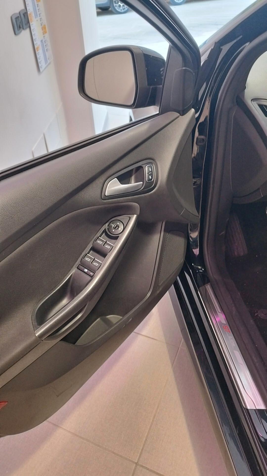 Ford Focus 1.5 TDCi 120 CV Start&Stop ST Line