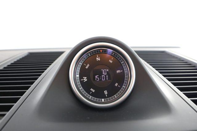 PORSCHE Macan Macan