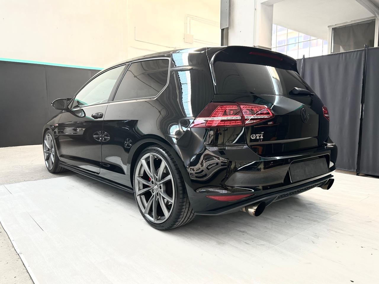 Volkswagen Golf GTI 2.0 TSI 3p.