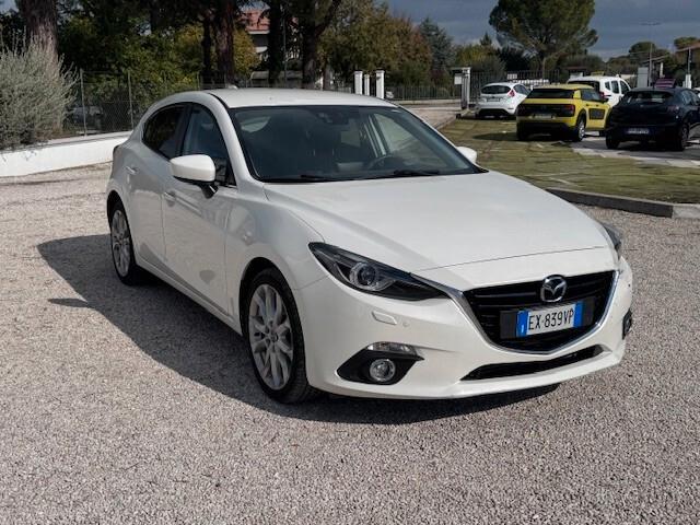 Mazda 3 2.2 Skyactiv-D Exceed - LIEVE URTO FRONT. !!