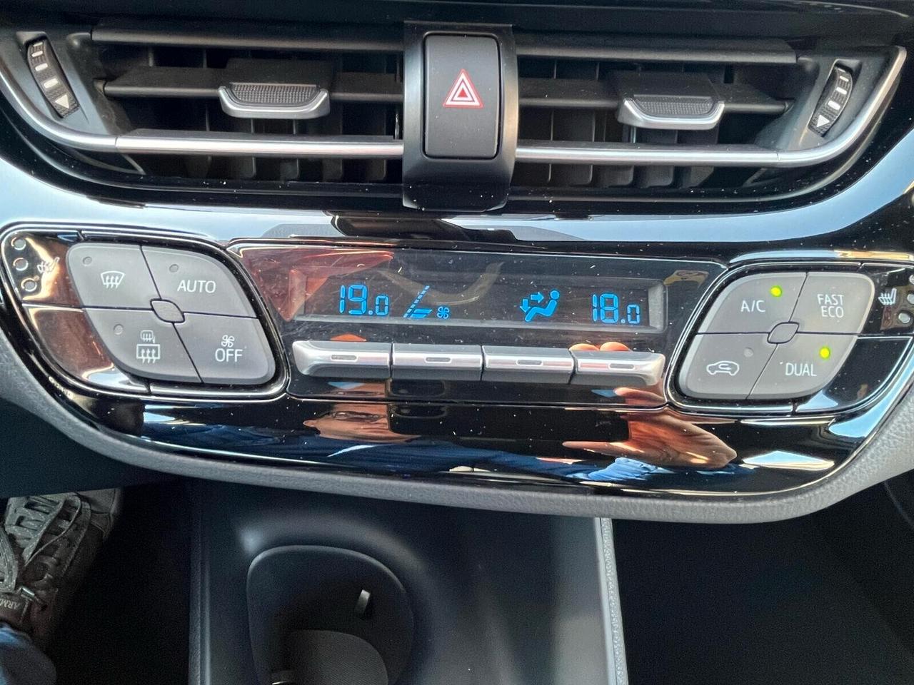 Toyota C-HR 1.8 Hybrid E-CVT Business