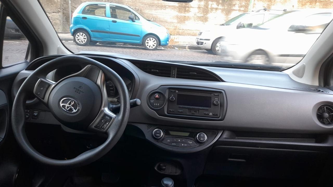 Toyota Yaris 1.5 Hybrid 5 porte Business