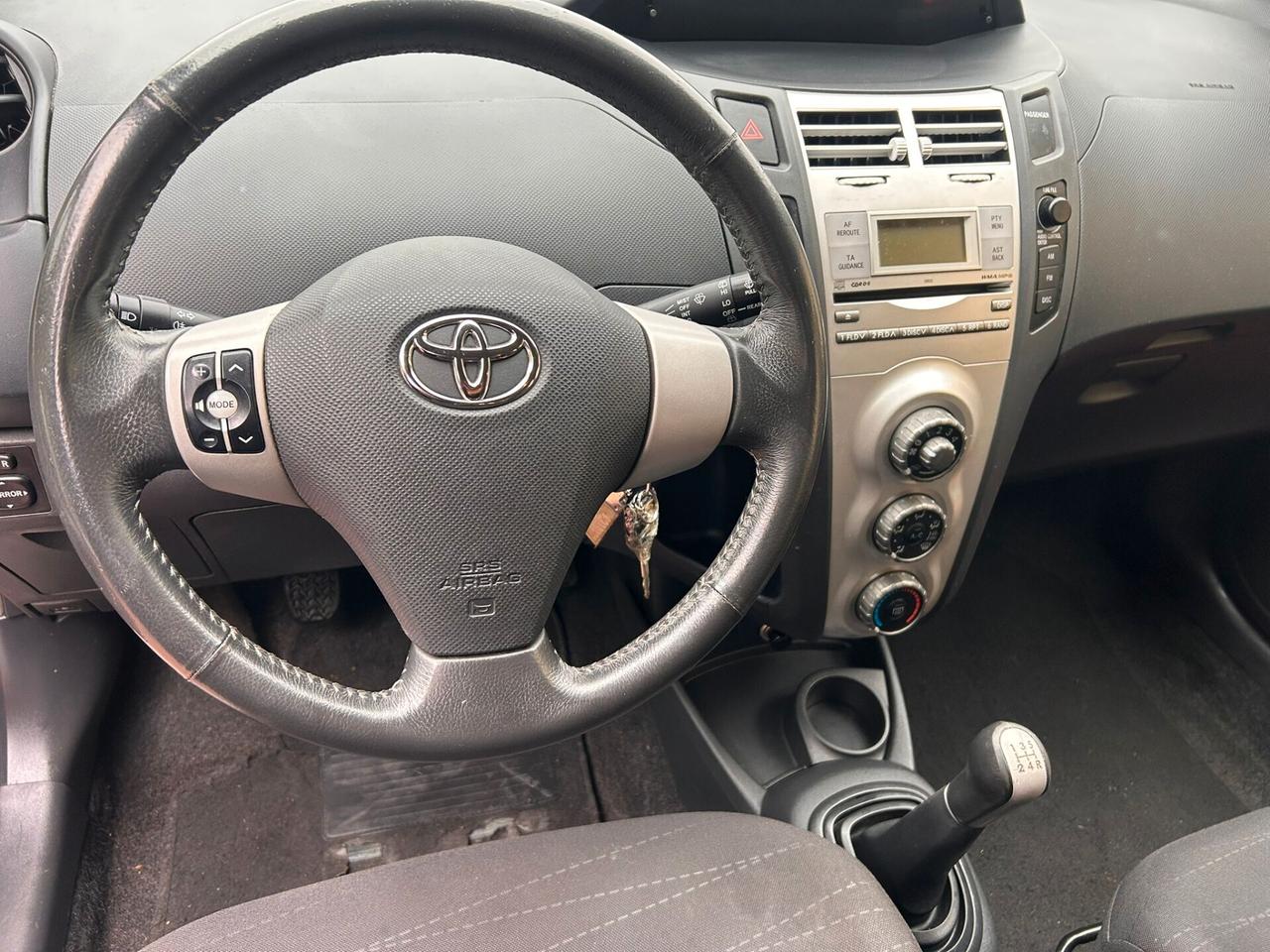 Toyota Yaris Anno 2006 1.0 Benzina 3 porte Sol