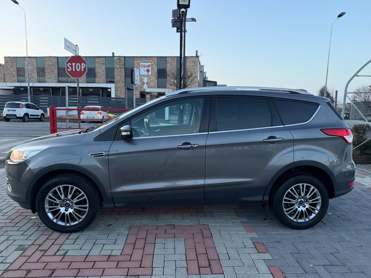 Ford Kuga 2.0 TDCI 140 CV 4WD Titanium