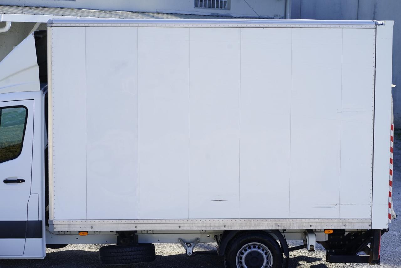 Mercedes Benz 311 Tra Ant con Sponda
