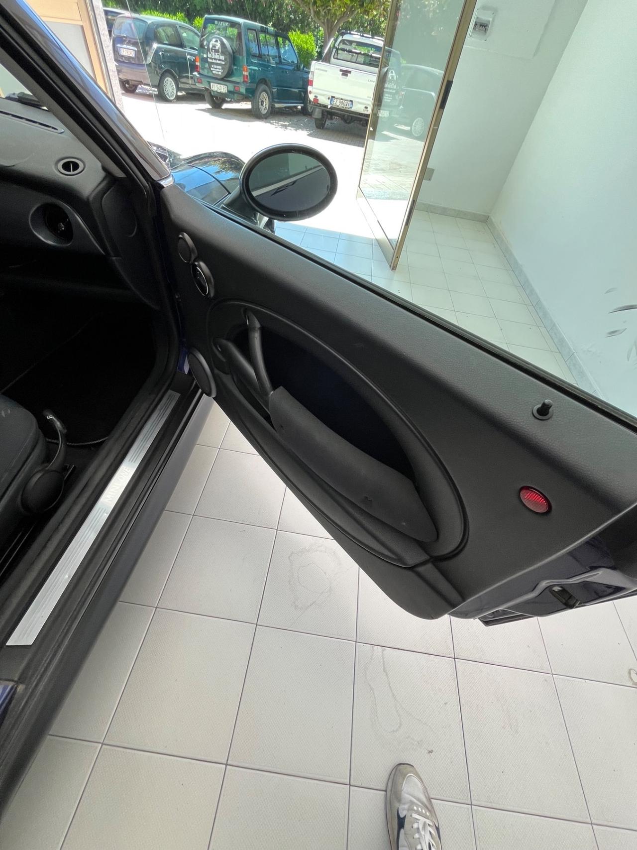 Mini 1.4 tdi One D de luxe