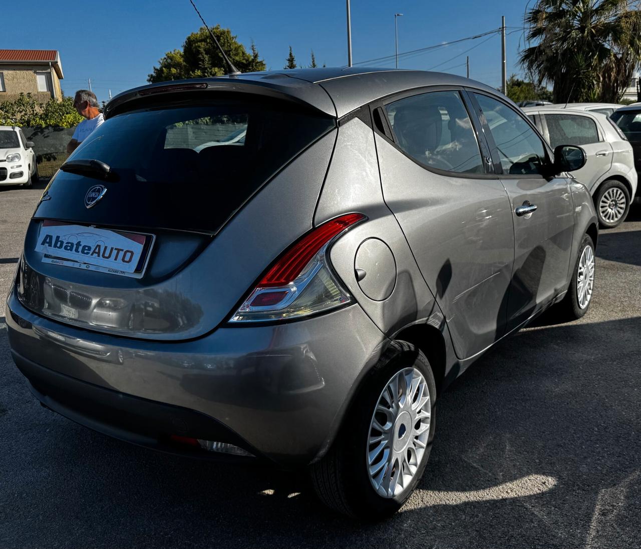 Lancia Ypsilon 1.2 69 CV 5 porte S&S Silver