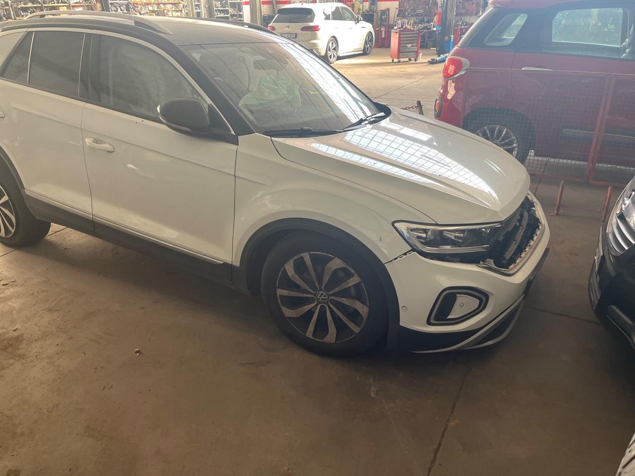 Volkswagen T-Roc 1.0 TSI Life 2024 26.000 KM INCIDENTATA