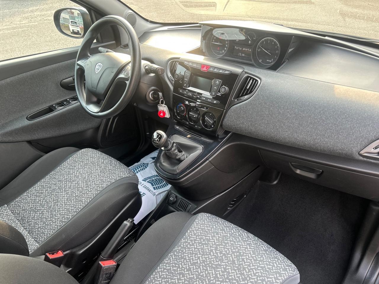 Lancia Ypsilon 1.0 FireFly Hybrid NO VINCOLI