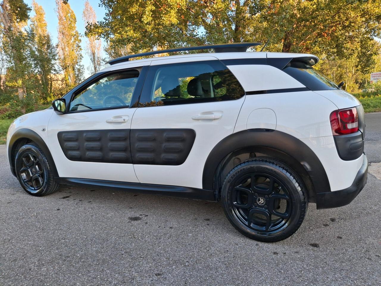 Citroen C4 Cactus PureTech 82 Shine-PERFETTA-