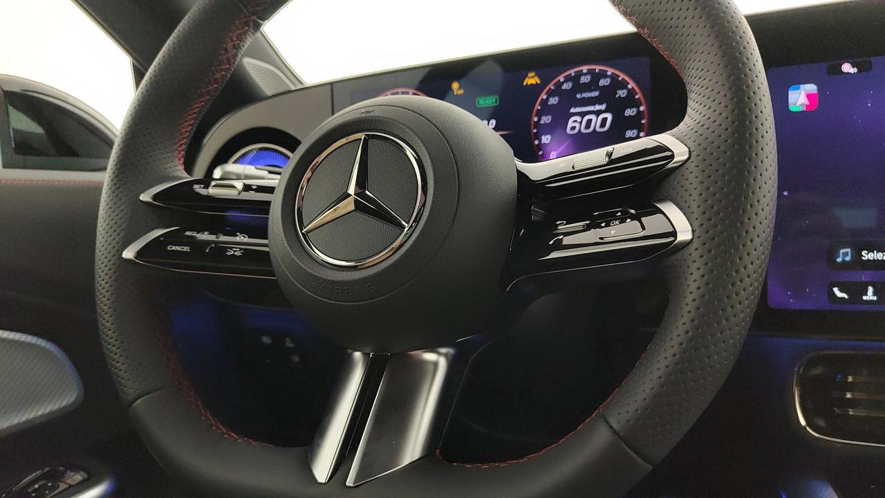 Mercedes-Benz CLA 250+ con tecnologia EQ