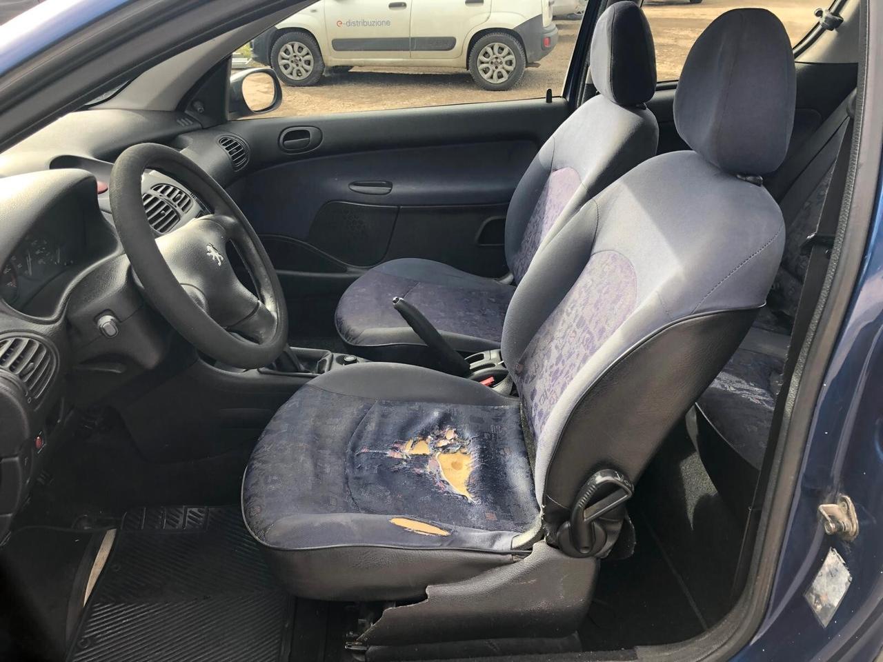 Peugeot 206 1.1 3p. XR